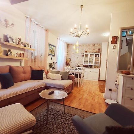 Apartman Hygge Omiš Buitenkant foto