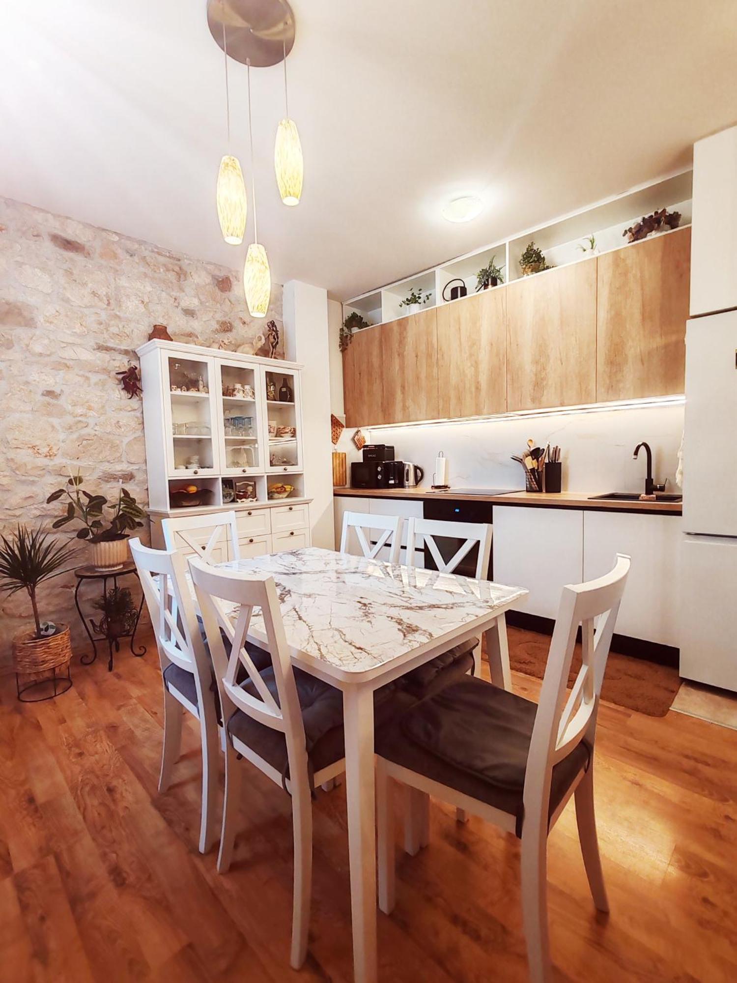 Apartman Hygge Omiš Buitenkant foto